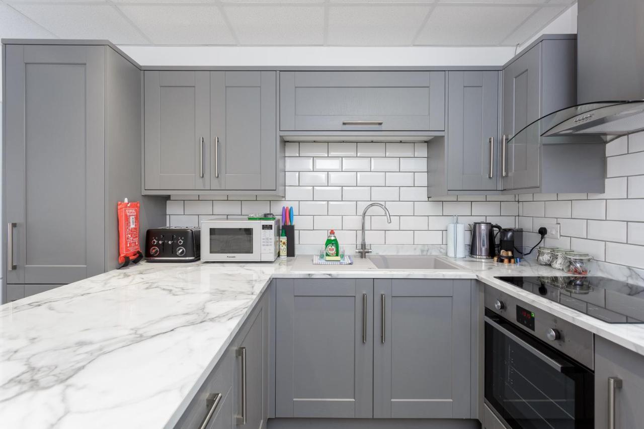 Sovereign Gate - 2 Double Bedroom Apartment In Portsmouth City Centre 외부 사진